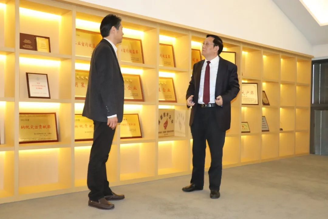 1691031135141 1685272374594173